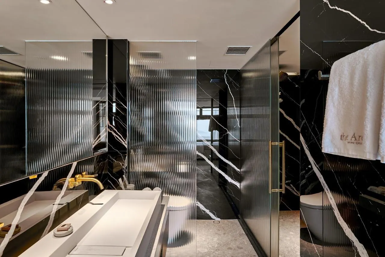 The Arca Hotel Hongkong 5*,  Kina